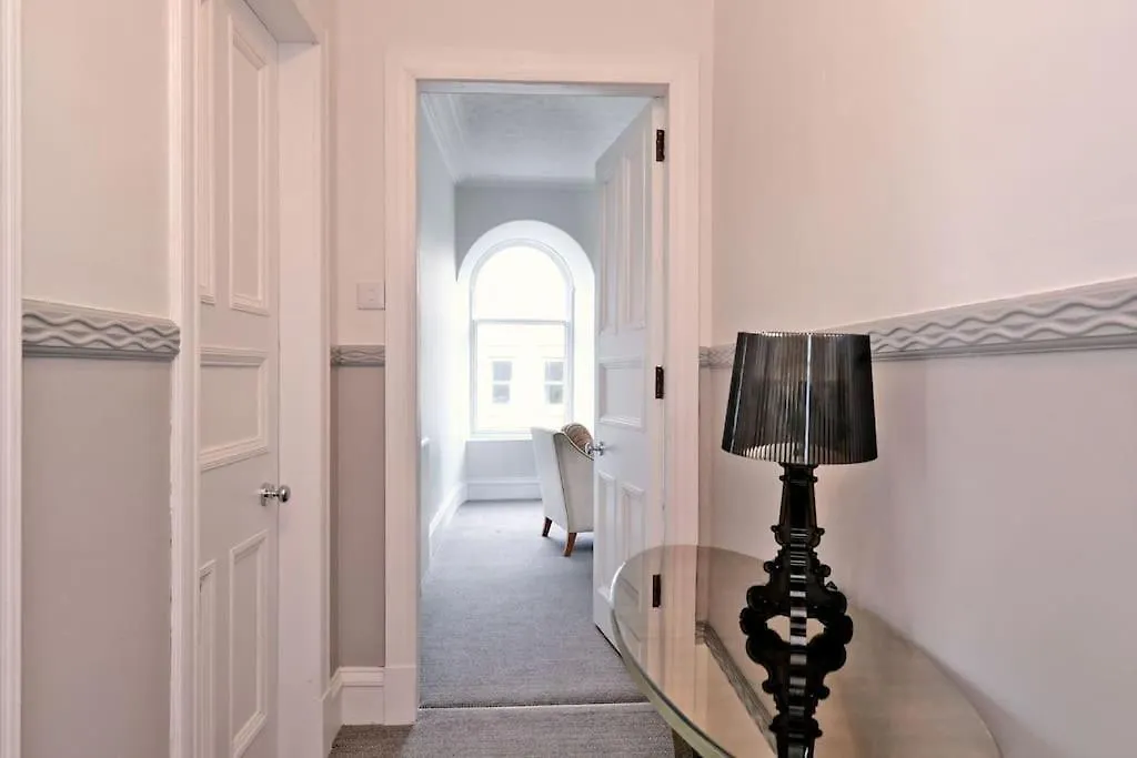 Luxury West End Apartment 阿伯丁 0*,  英国