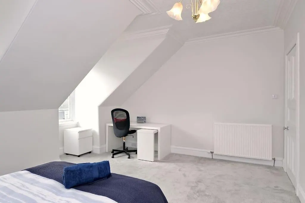Luxury West End Apartment 阿伯丁