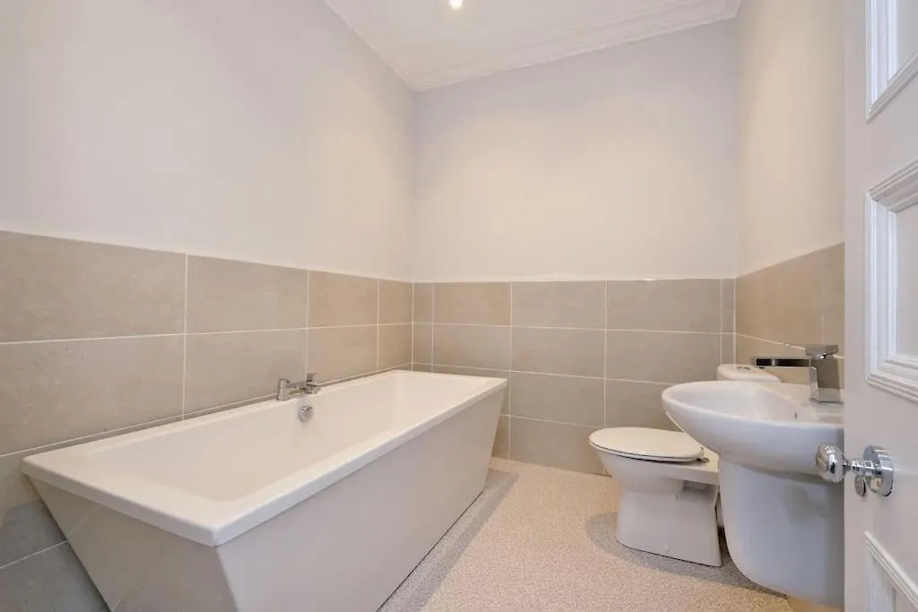 Luxury West End Apartment 阿伯丁